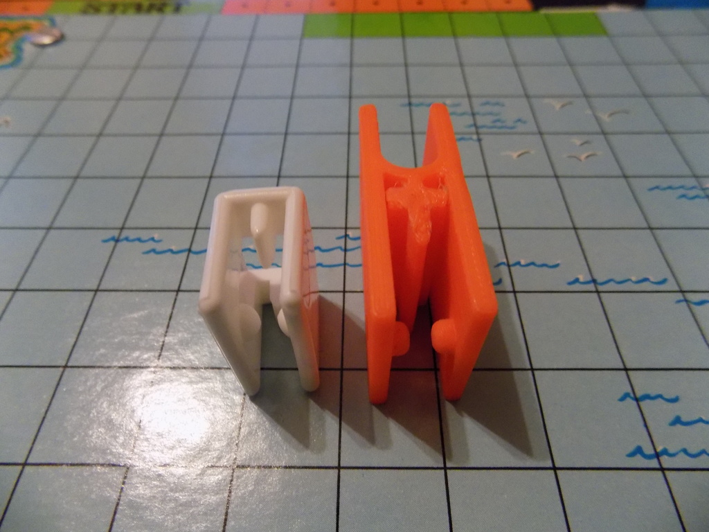 Retainer Clip for Abandon Ship (The Sinking of the Titanic) board game