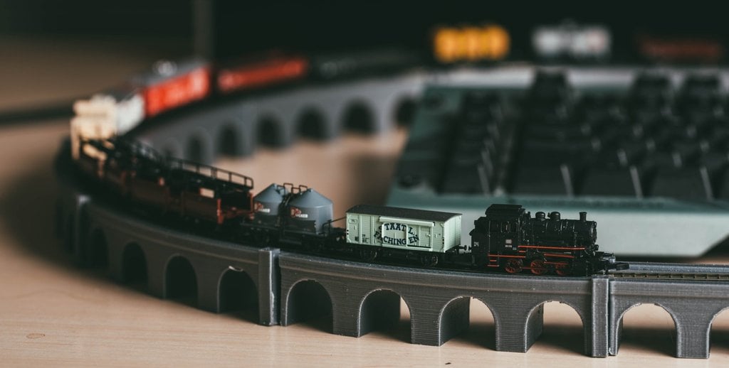 Z Scale Viaduct Track Set