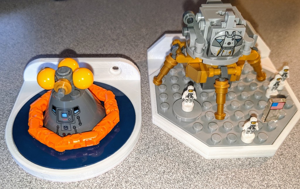Lego Saturn V mini mounts