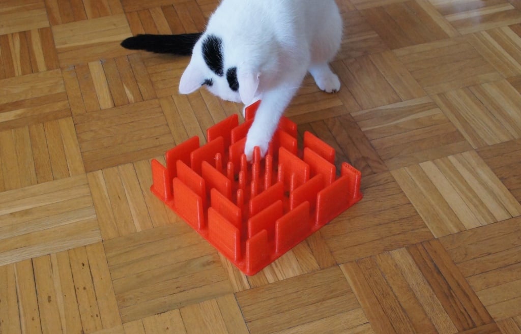 Katzenspielbrett / Cat play board