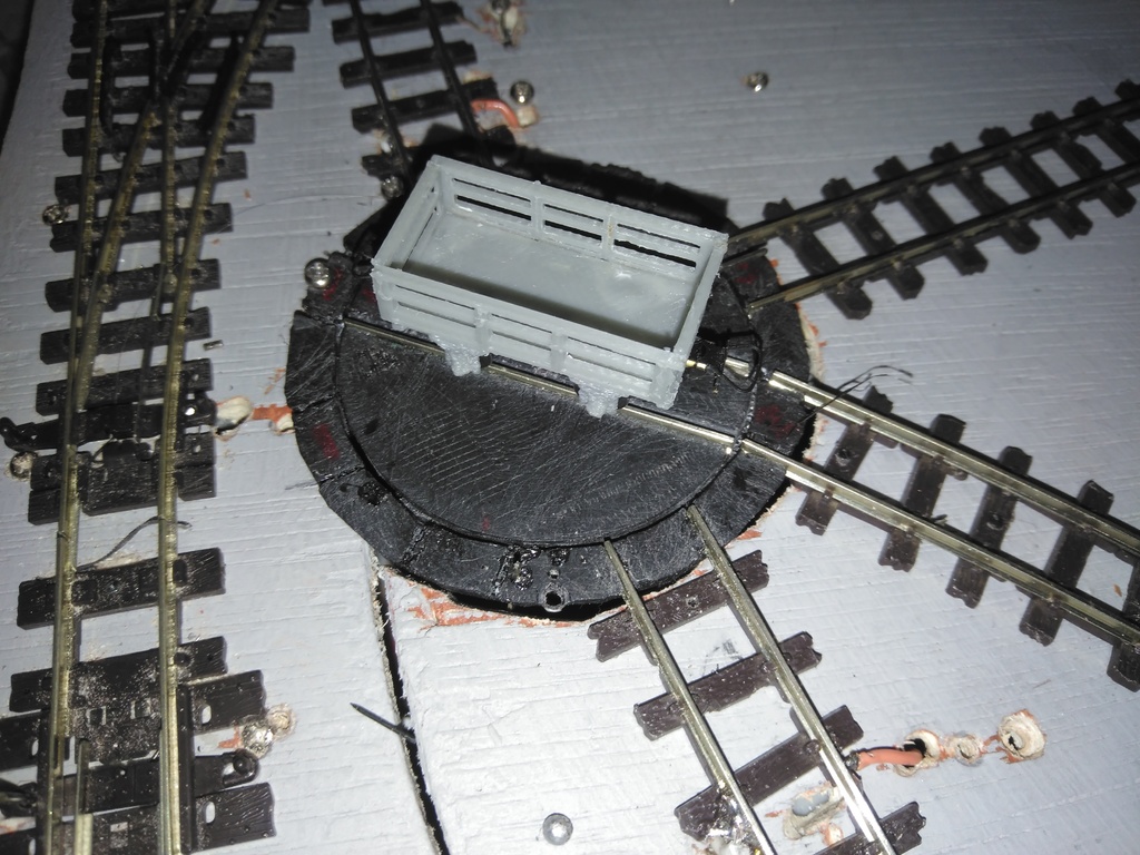Model railway turntable