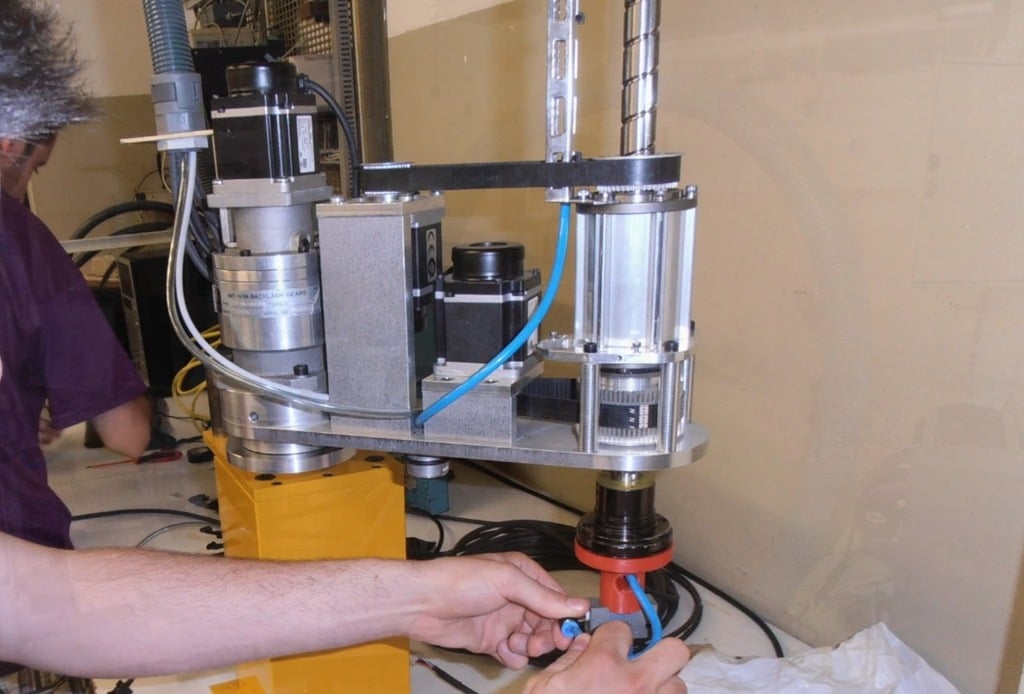 Vacuum Gripper holder for industrial robot arm