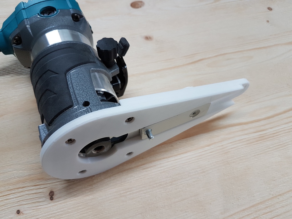 Circle Jig for Makita RT0700 Router (and most clones)