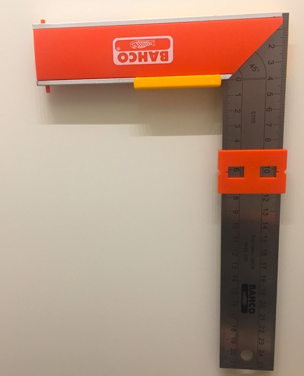 Square tool wall mount
