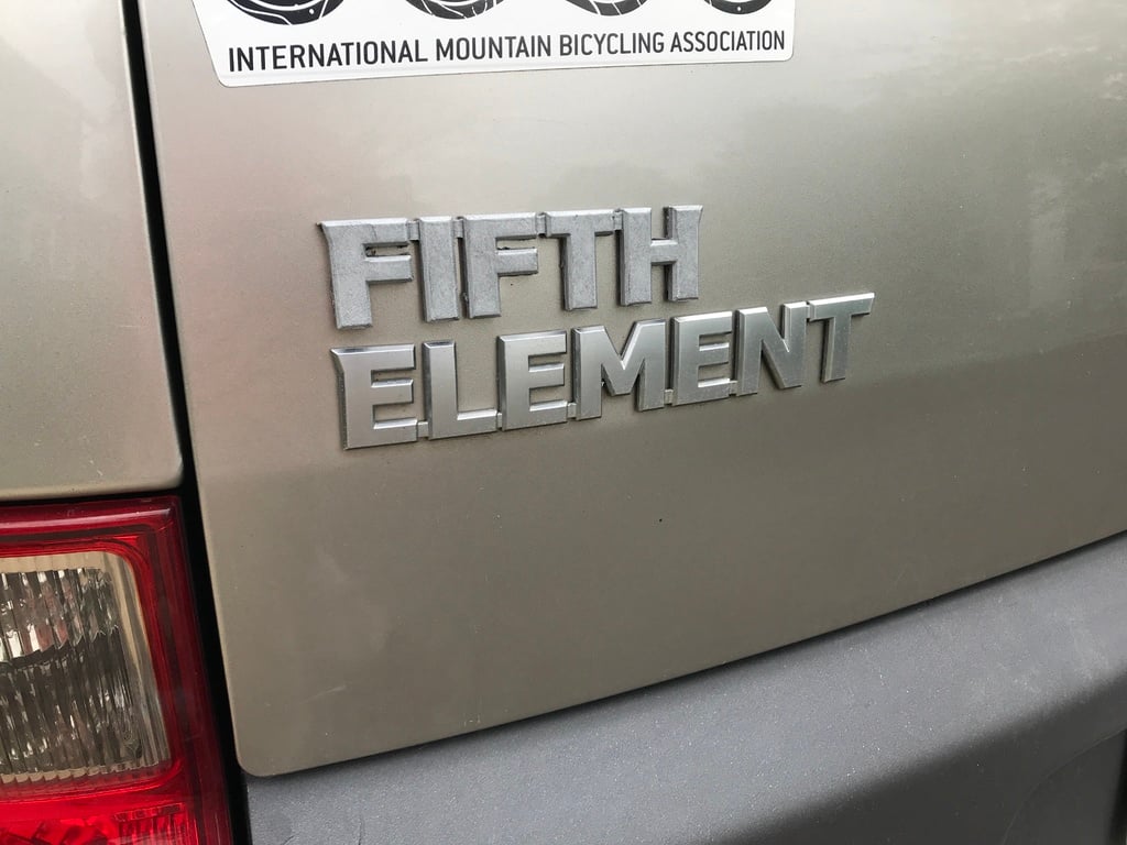 "Fifth" emblem for Honda Element