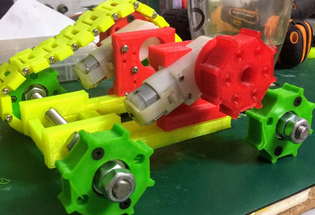 Tri-Track OpenSCAD tank chassis