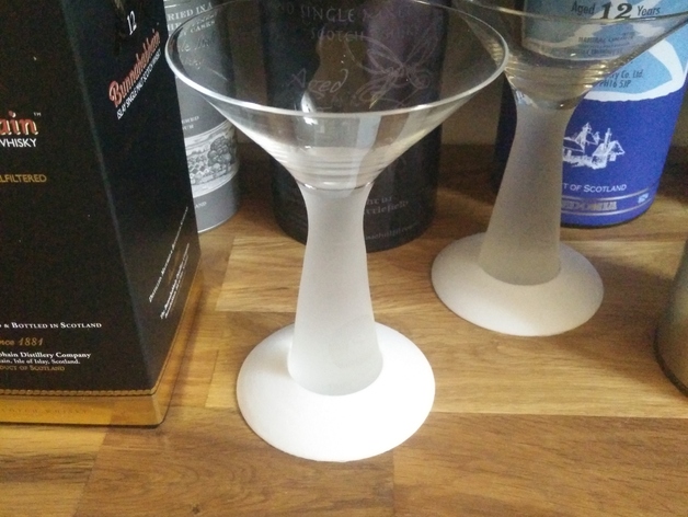 Glass holder for Coole Swan glasses