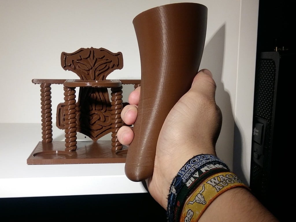 Epic Drinking Horn with Thors Hammer Stand