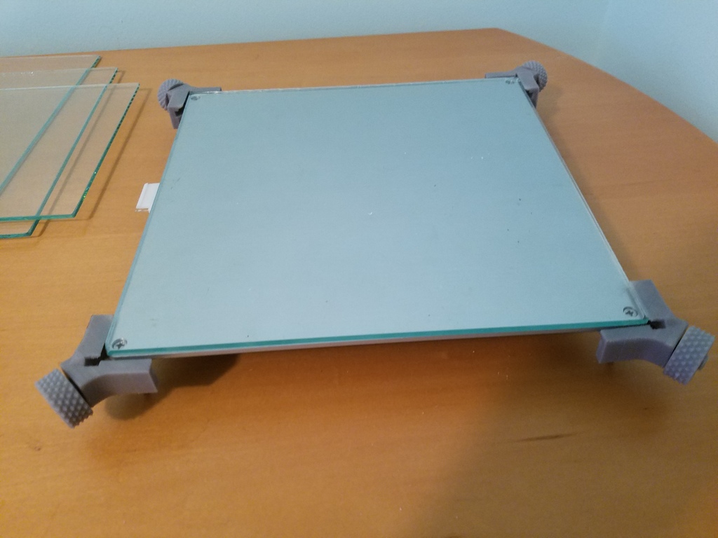 Anet A8 glass bed corner