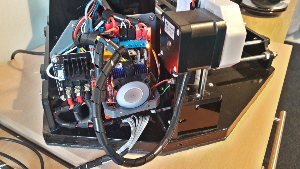 Compact RAMPS & single MOSFET mount for Anet A8