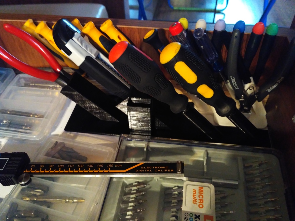 screwdirvers, knife and piels organizer