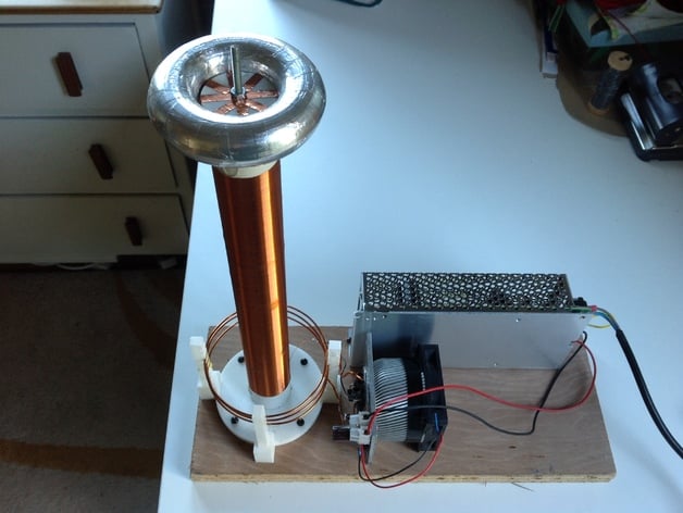 Tesla coil using simple Slayer exciter