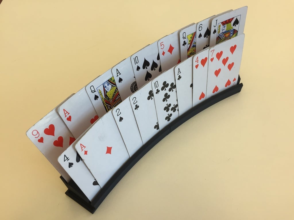 Modulable playing card holder