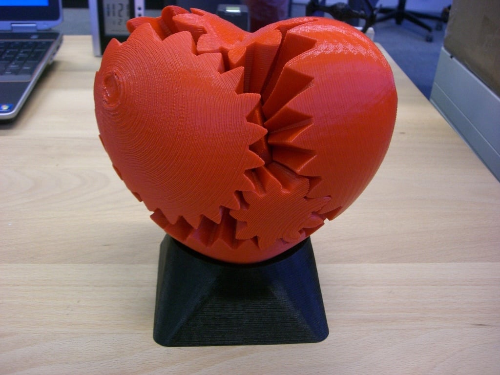 A new stand for the Big Love Heart Gears