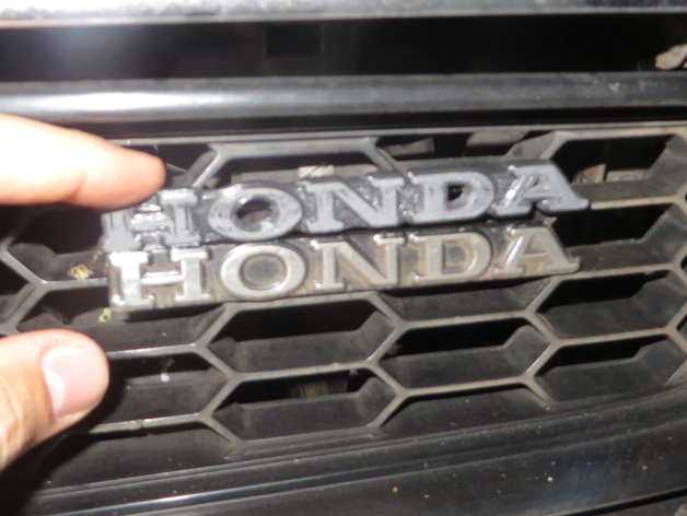 Honda Prelude (1979-1982) Front grille Honda emblem
