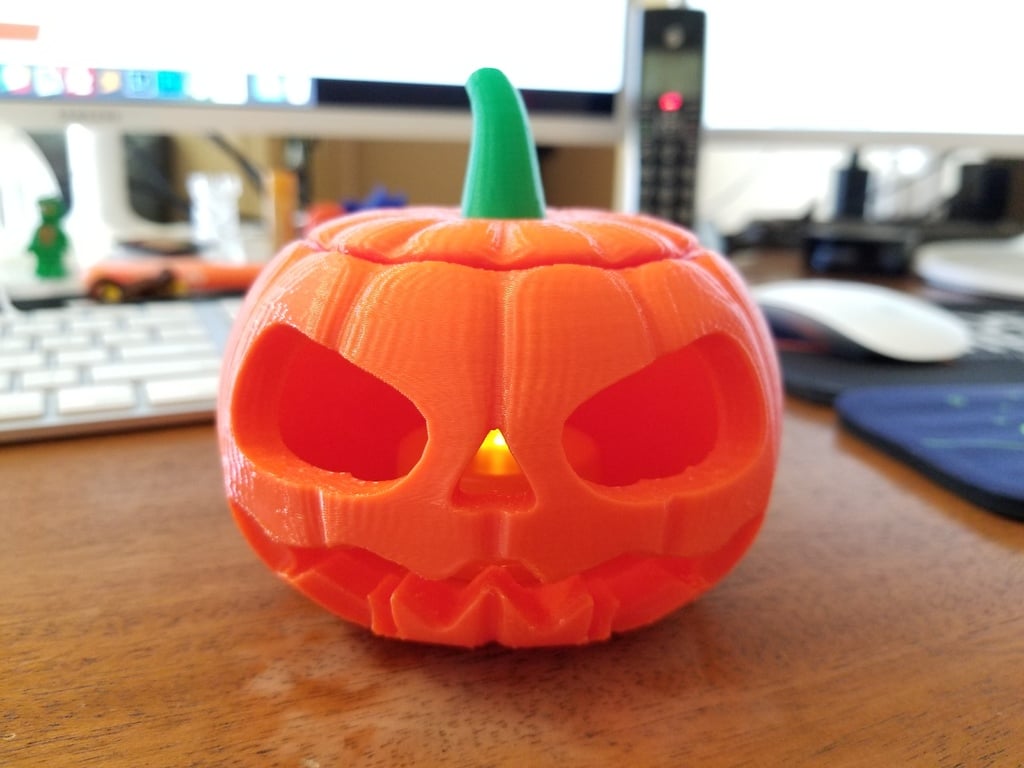 Jack-o'-lantern Pumpkin with separate stem