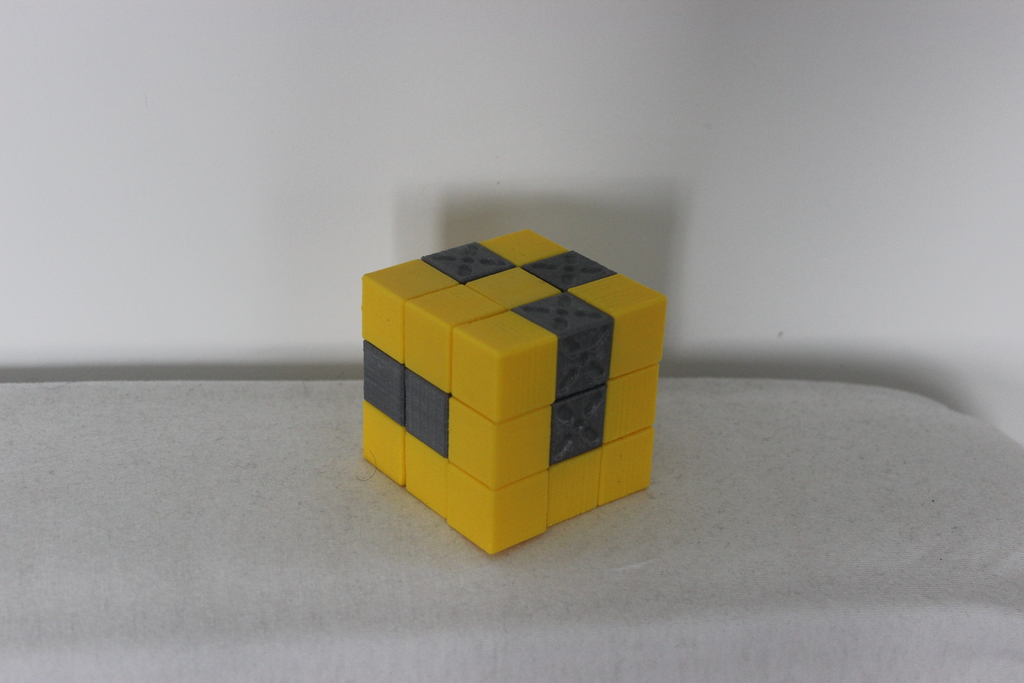 Snake puzzle cube