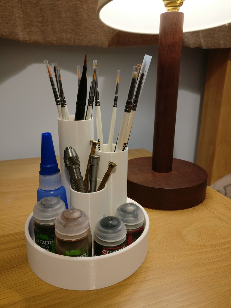 Pen & Brush Desktop Holder