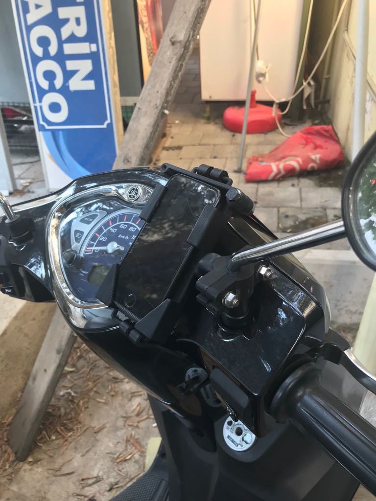 phone holder for yamaha scooter