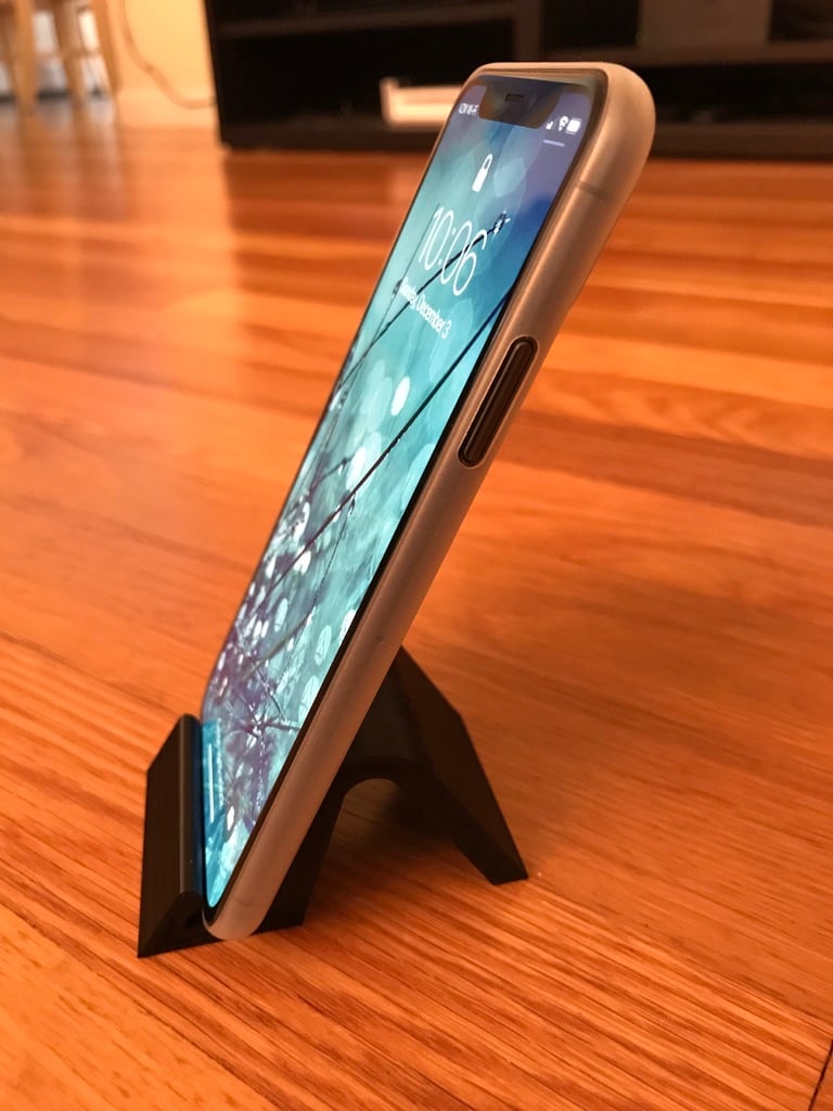 iPhone 11 Stand