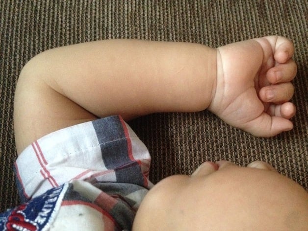 Toddler arm for Kaic 1 year old