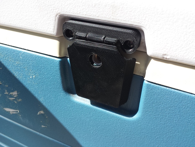 Igloo MaxCold cooler latch