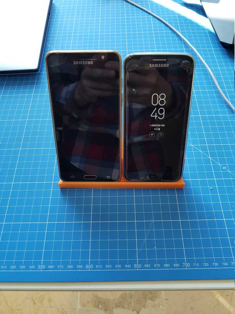 Double Phone Stand