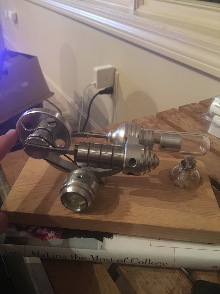 Stirling engine WORKS!