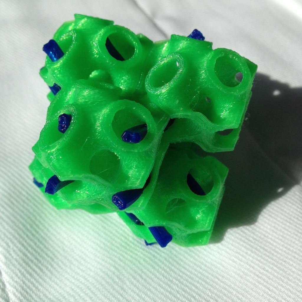 Gyroid Construction Set