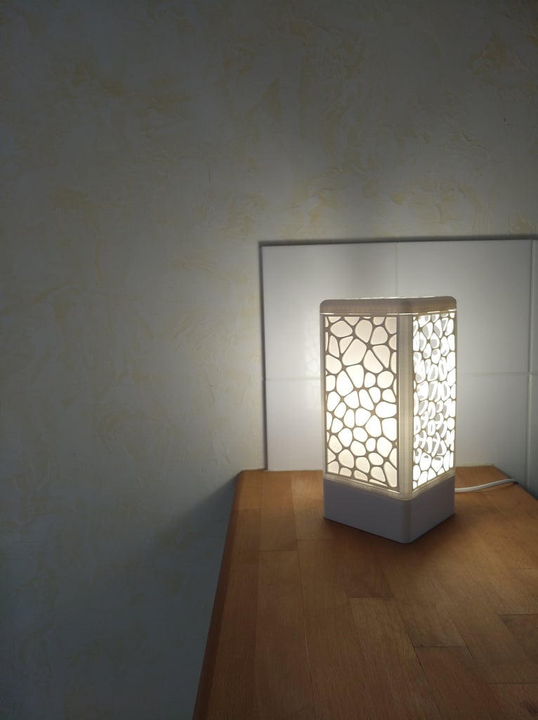 Fully customizable tower lamp
