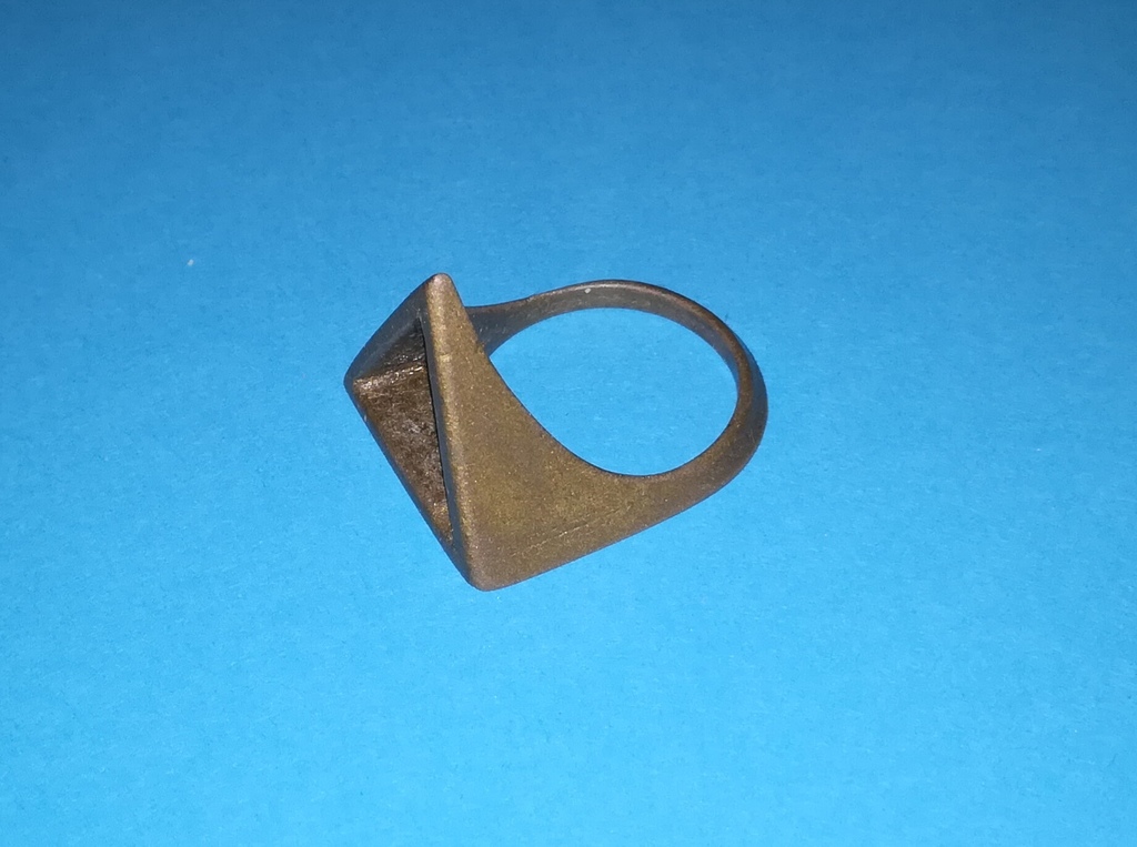 triange designer ring