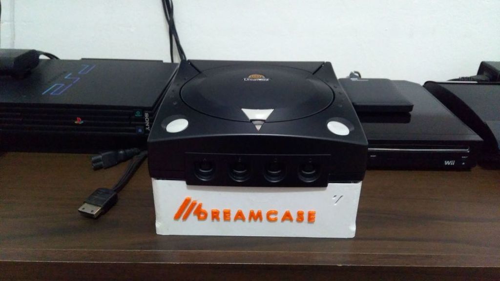 Dreamcase for Sega Dreamcast  ( use mod g1ata and dreampi)
