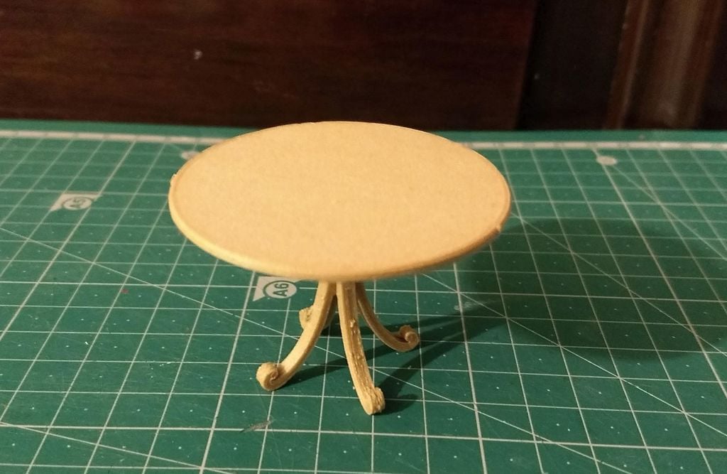 Doll House Round Table