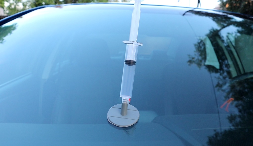 Pedestal, windshield crack repair