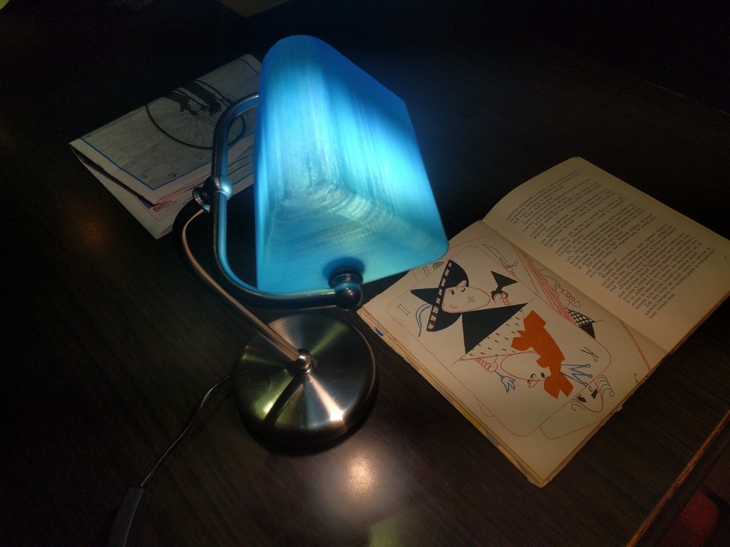 Replacement banker lamp shade