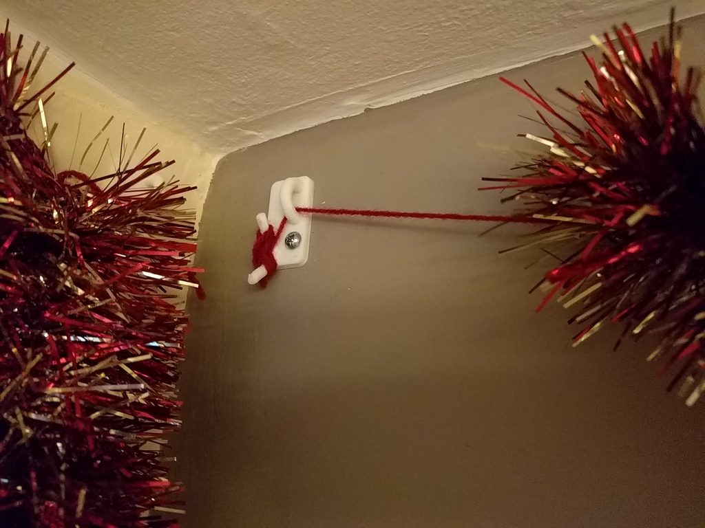 Decoration string hanging clip