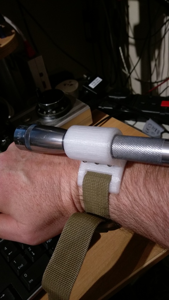 Mini-Maglite AA wrist holder thing!