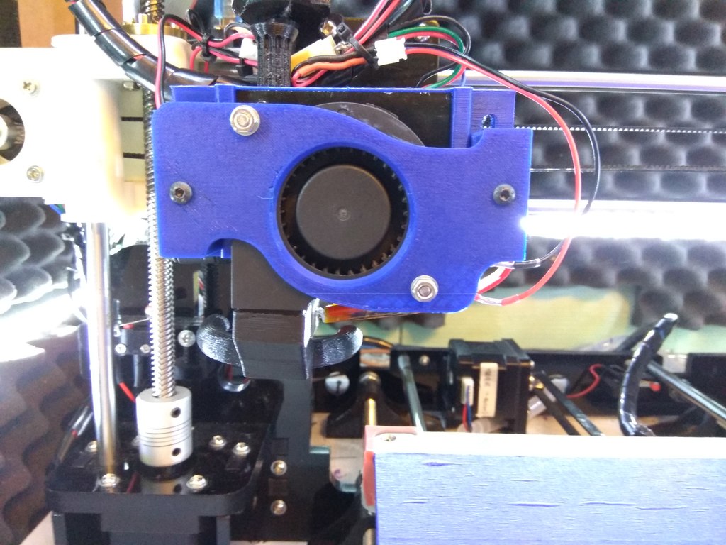 height-adjustable holder for Anet A8 radial fan / filament cooler