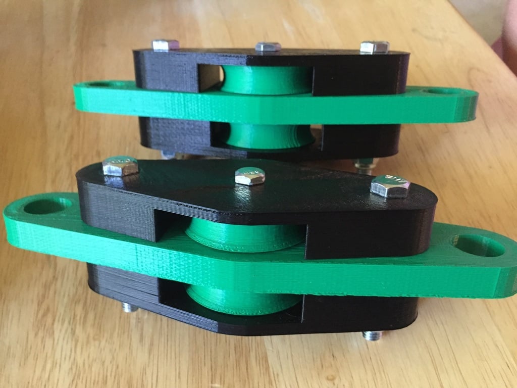 Block and Tackle (Pully system) for 550 paracord. 