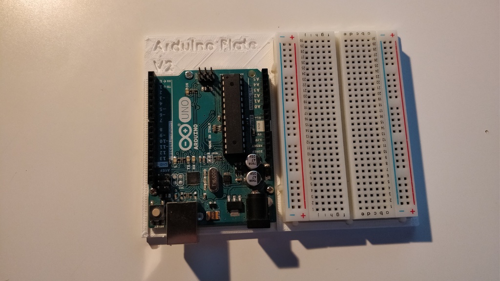 Minimalistic Arduino Plate for UNO and Breadboard