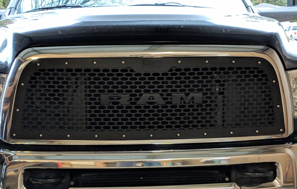 Dodge RAM Grille Nameplate / Letters (Mount)