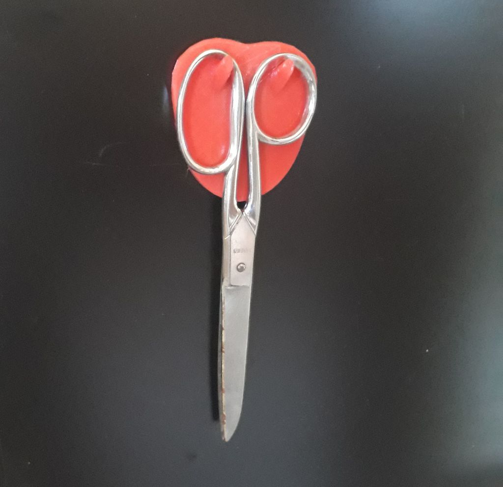 Porta forbice magnetico / magnetic scissor holder