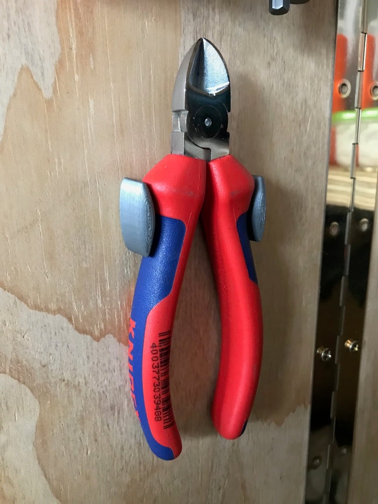 Knipex side-cutters wall mount