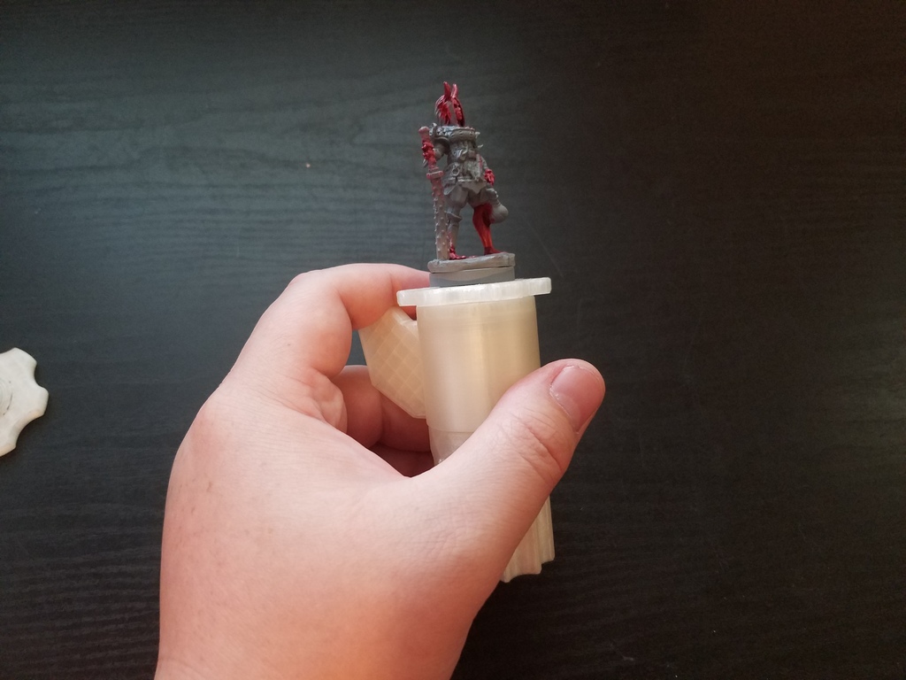 Miniature Holder Painting Aid