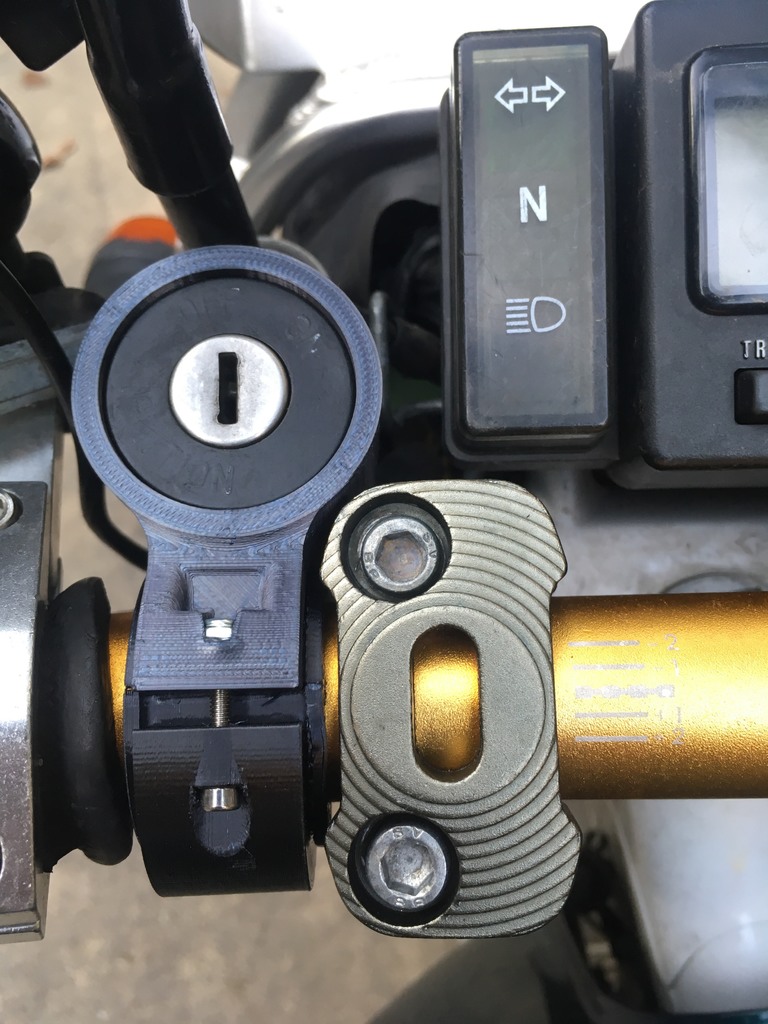 Egnition lock mount for Suzuki DRZ 250 (DRZ, Djebel, DR)