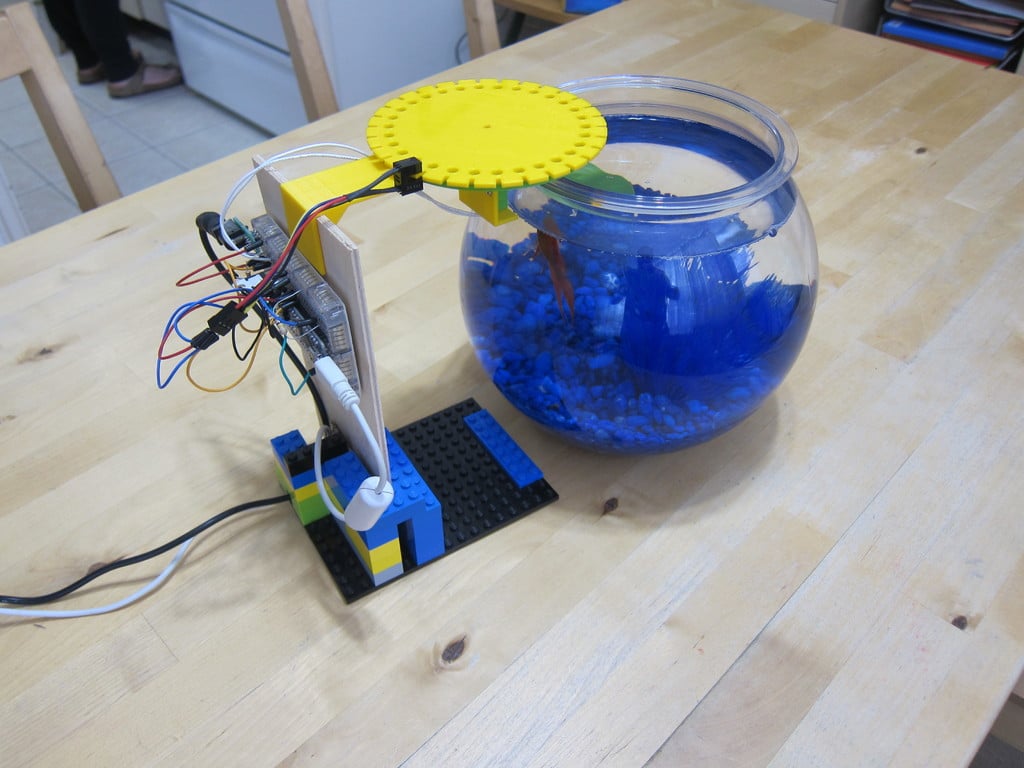 Automatic fish feeder for Fish Bowl