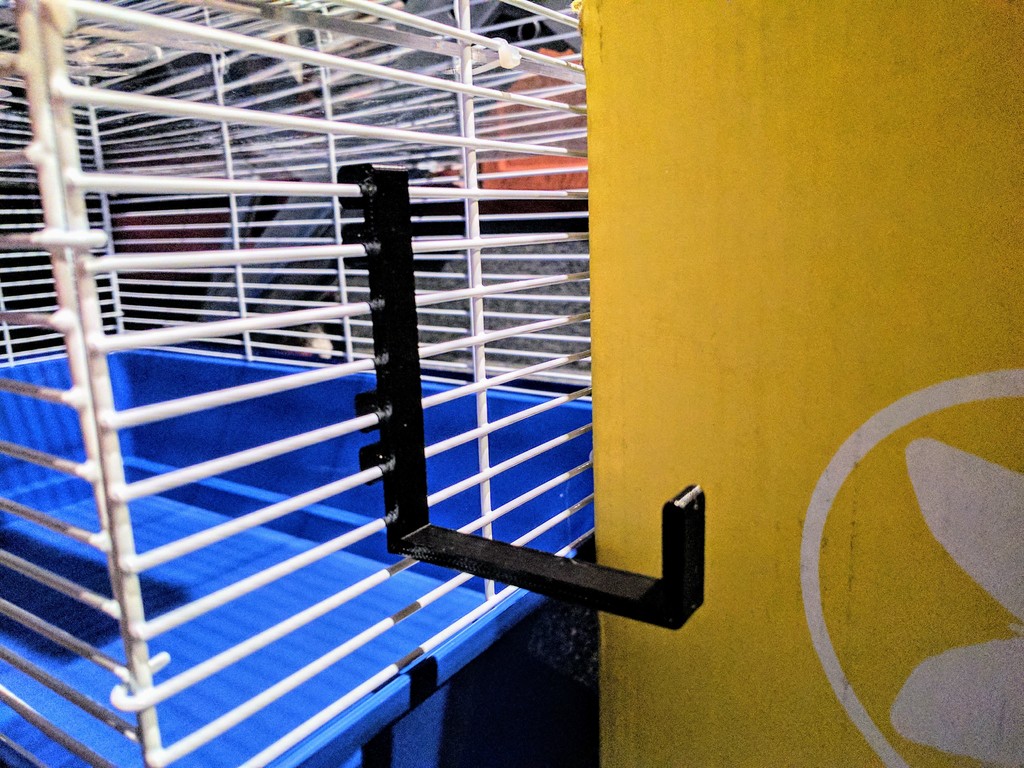 Pet Cage Hanger