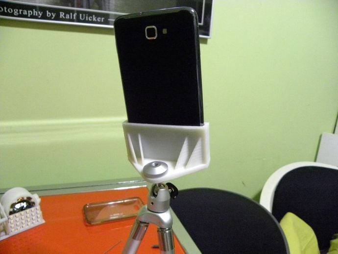 tripod support for Galaxy S and Galaxy Note