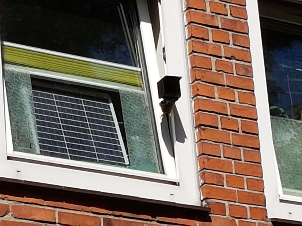 Window Mounting for 80mm Radiator (outside) -- Fensterbefestigung für 80mm Radiator (außen)