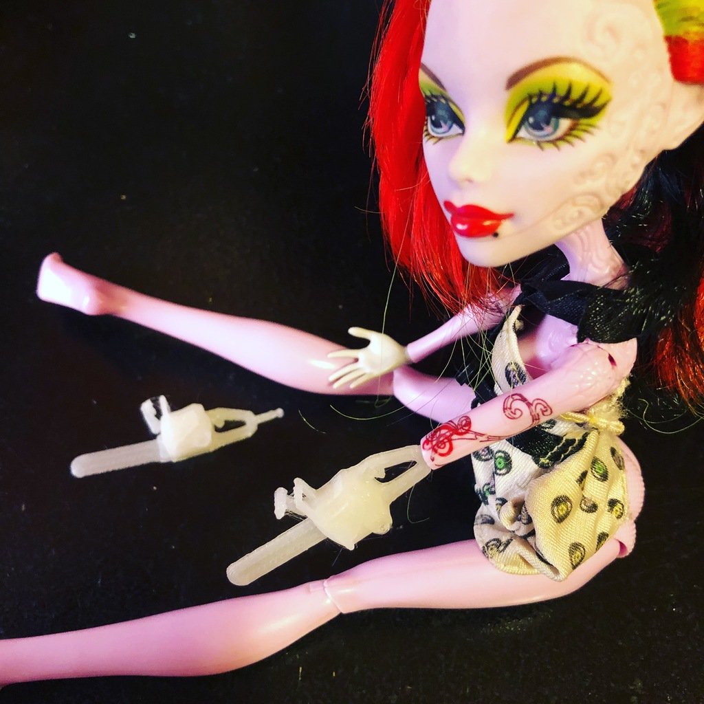 Monster High chainsaw arm